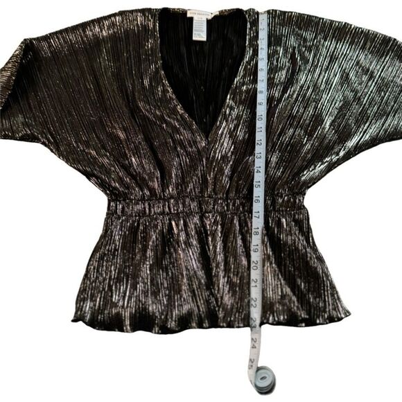 NWT Good American Plissé Deep V-Neck Dolman Sleeve Top Chrome MSRP $129 - Picture 6 of 6
